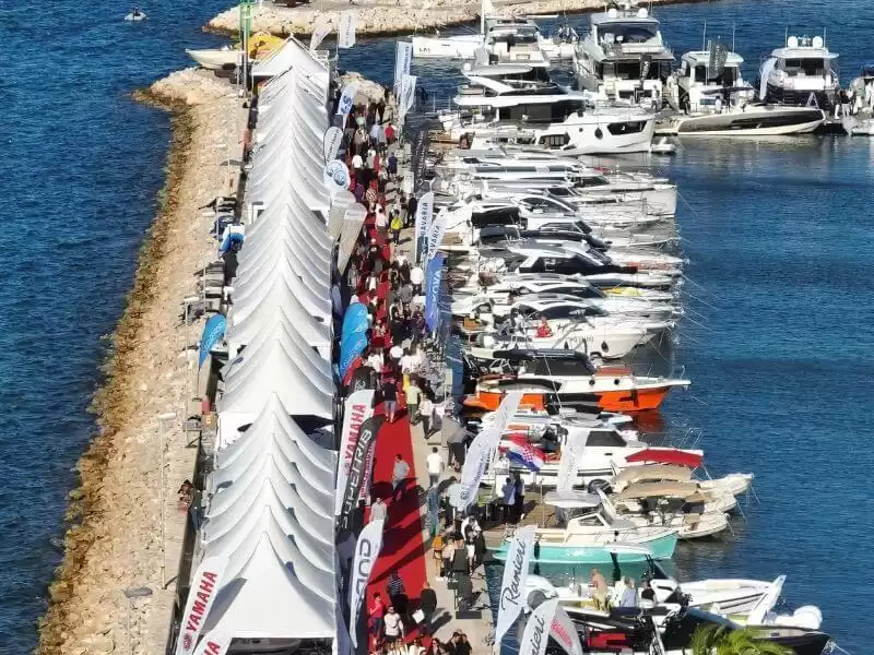 Biograd Boat Show provides a unique platform for concluding deals. A large number of exhibitors at this fair present vessels, equipment and services specially adapted to the requirements and specifics of nautical businesses.